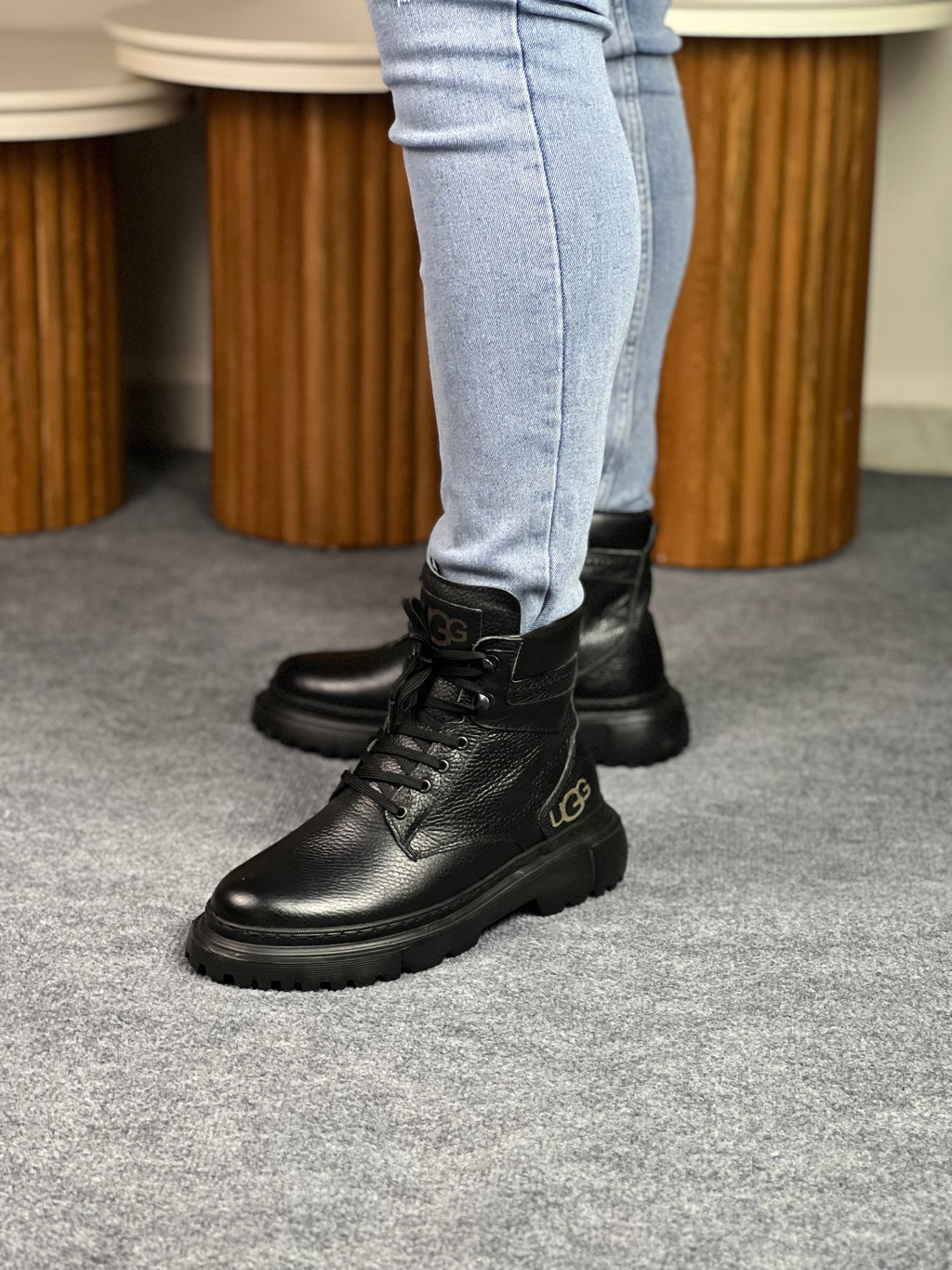 UGG SİYAH DERİ BOT
