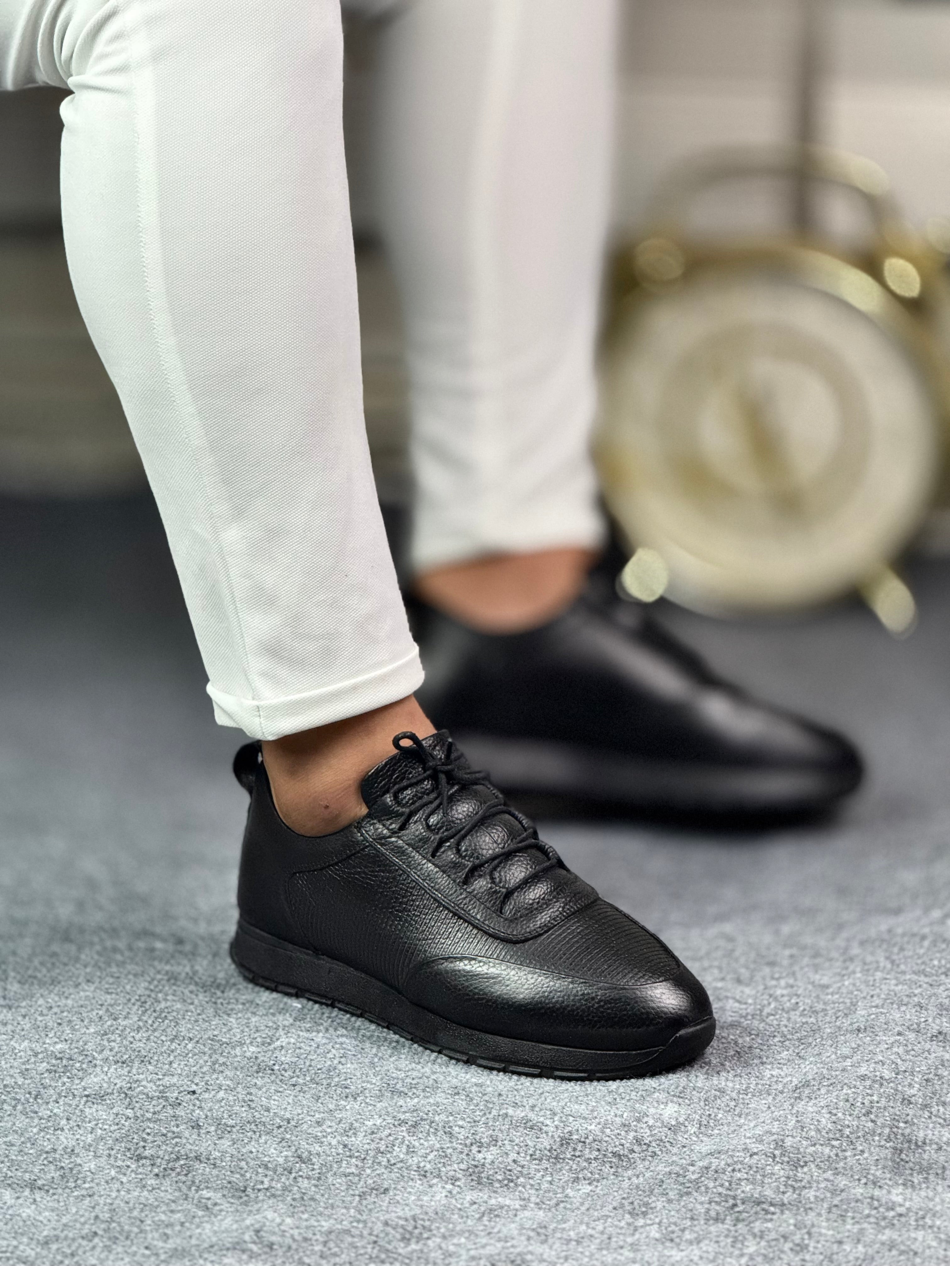 01 SİYAH BASKILI ERKEK AYAKKABI