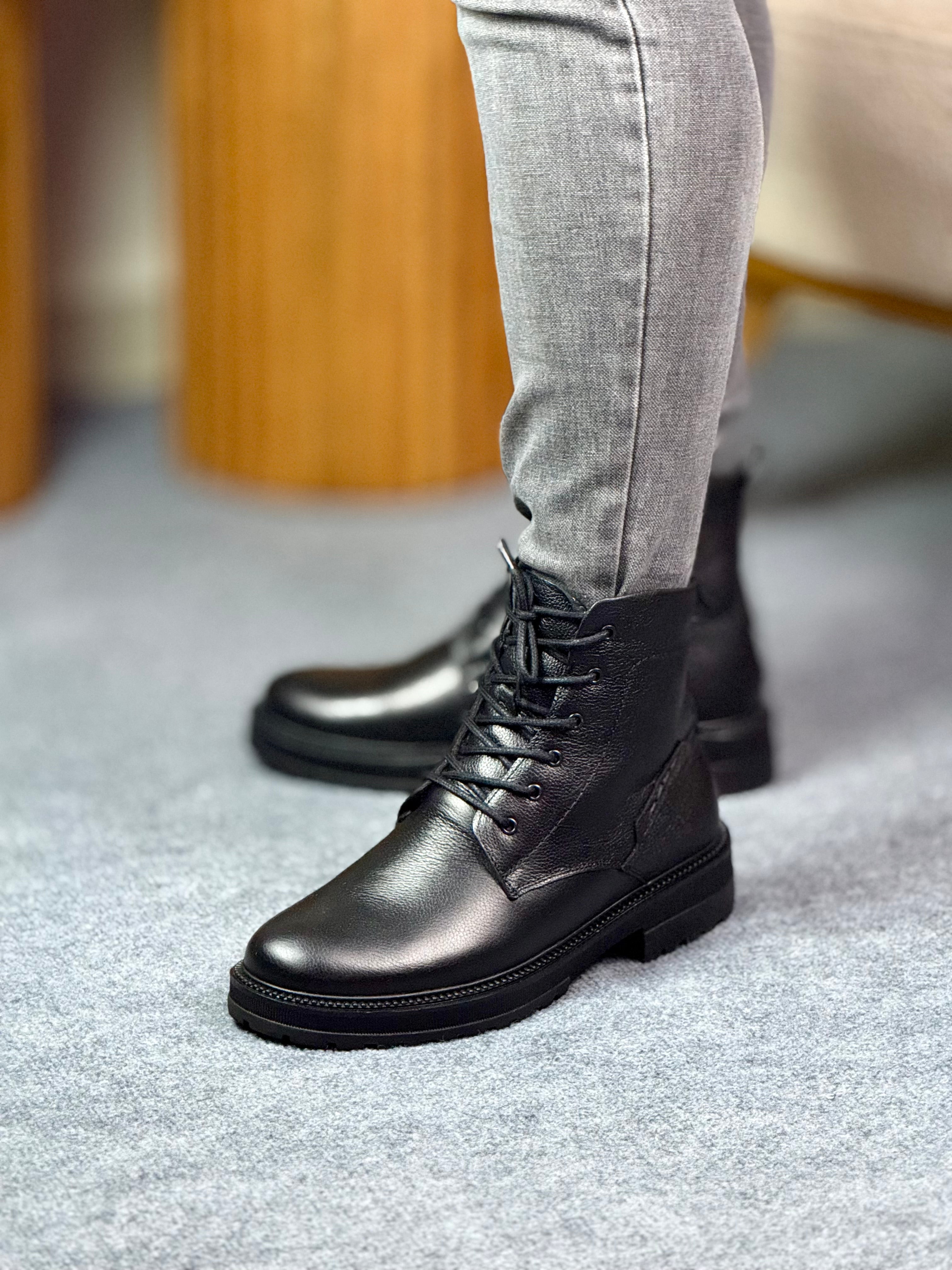 097 SİYAH ERKEK POSTAL BOT