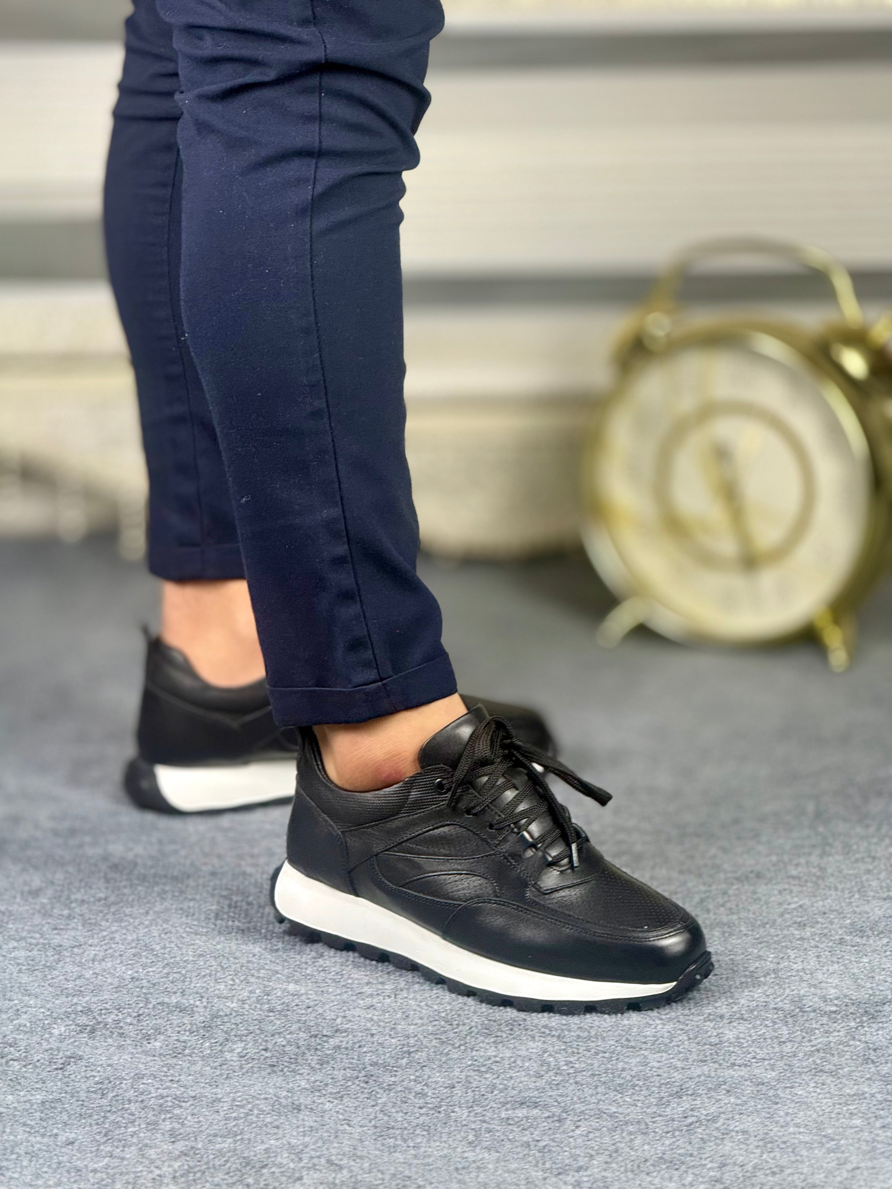 051 SİYAH ERKEK DERİ AYAKKABI